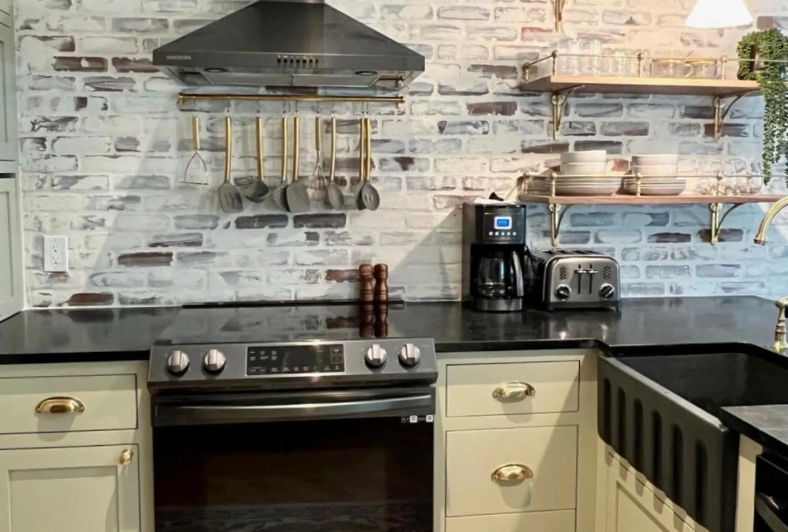 New Construction Cottage In Downtown Savannah Arts District Holiday home